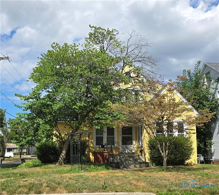 2262 Georgetown Ave, Toledo, OH 43613 - photo 1