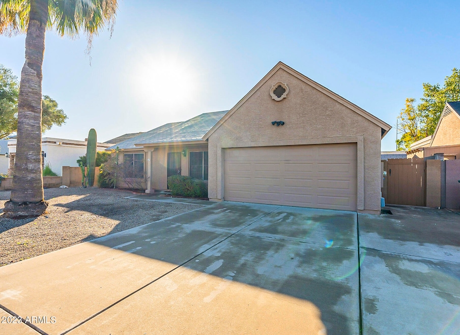 1207 E Utopia Rd, Phoenix, AZ 85024 - photo 1