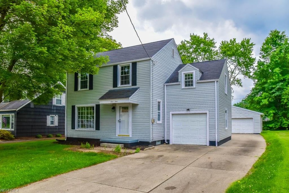 Remodeled 3 bedroom, 2.5 bath home with multiple l