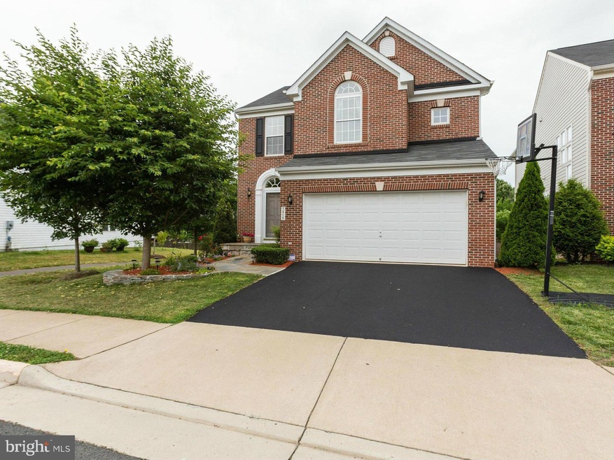 3917 Beeker Mill Place, Chantilly, VA 20151 - photo 1