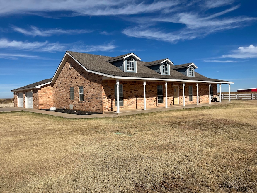 1492 Co Rd 135, Plainview, TX 79072 - photo 1