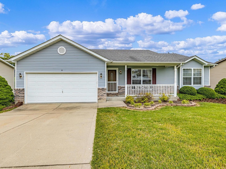 6 Stephen Ave. Move in Ready 3 bedrooms & 3 Full b