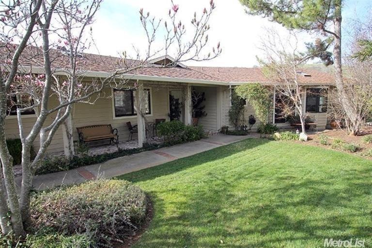 Wonderful 3 bedroom, 3 bath, 2,103 sq. ft. custom 
