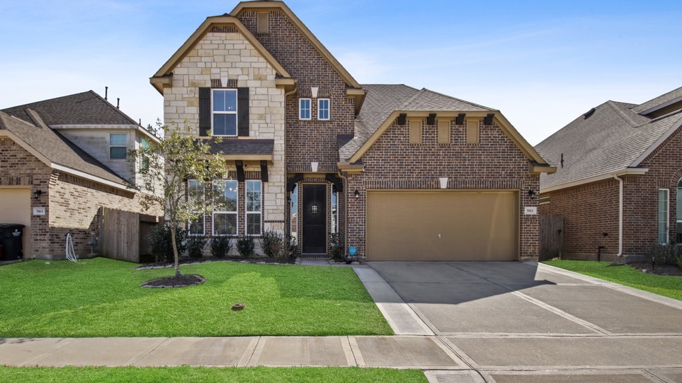 5161 Echo Falls Dr, Alvin, TX 77511 - photo 1