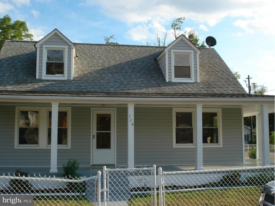 320 Given St, Colonial Beach, VA 22443 - photo 1