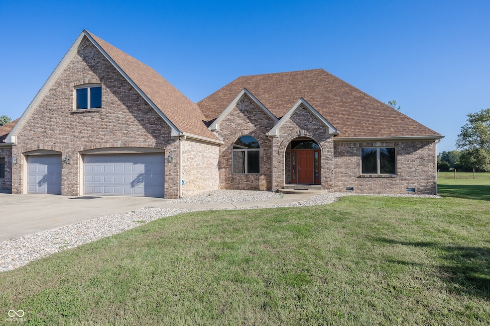 256 W Brookville Rd, Fountaintown, IN 46130 - photo 1