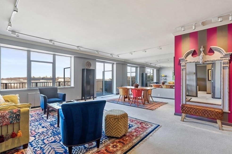 Imperial Towers unit PH08, Chestnut Hill, MA 02467 - photo 1