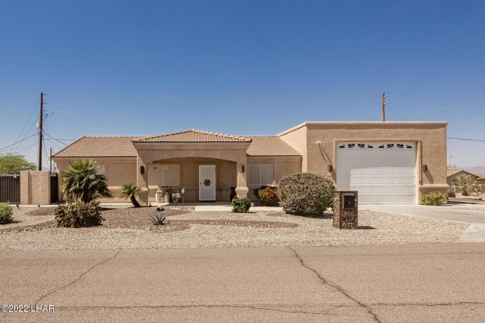 915DesertViewDr_02