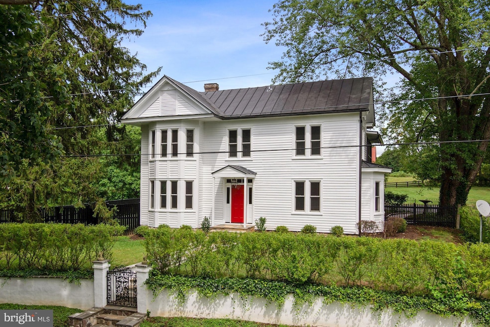 7021 Leeds Manor Rd, Marshall, VA 20115 - photo 1