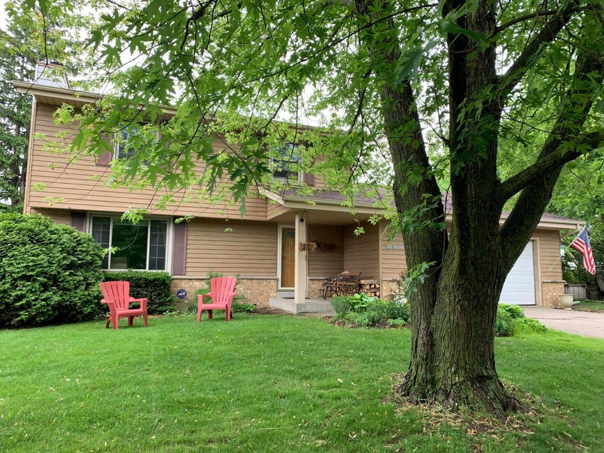 W164N10422 Timberline Ct, Germantown, WI 53022 - photo 1