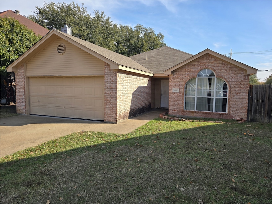 5537 Four Winds Dr, Arlington, TX 76018 - photo 1