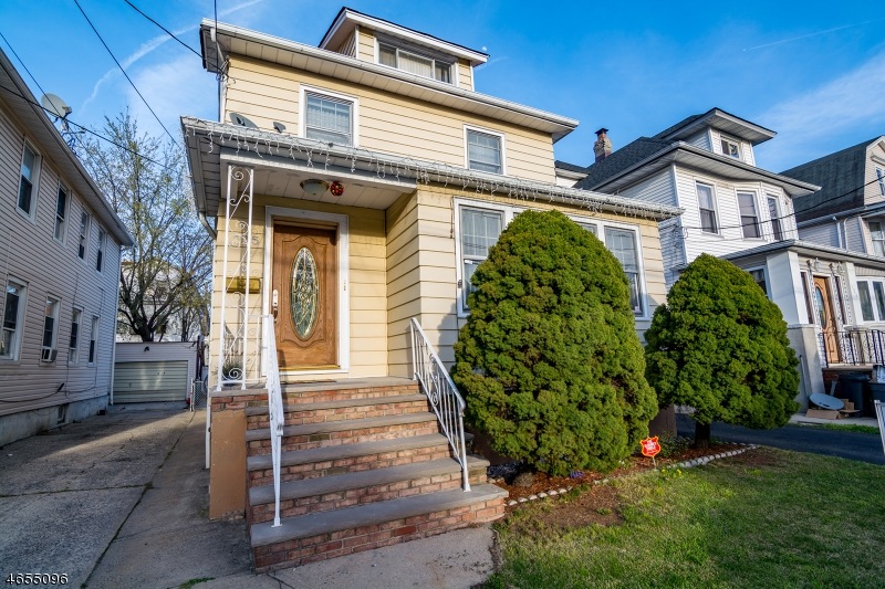 125 Berwick St, Elizabeth, NJ 07202 - photo 1