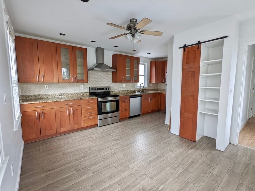 98 Pine St unit 2, Swampscott, MA 01907 - photo 1