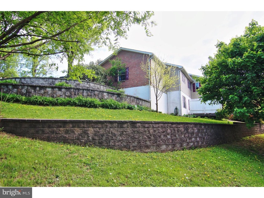 9 Orchard Ln, Boyertown, PA 19512 - photo 1