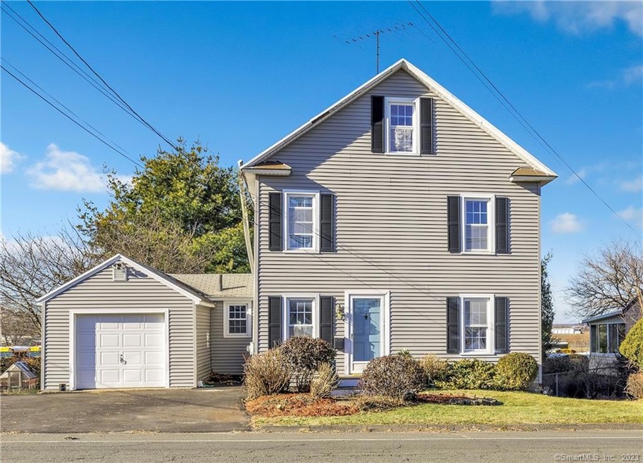 1004 Stratford Rd, Stratford, CT 06615 - photo 1