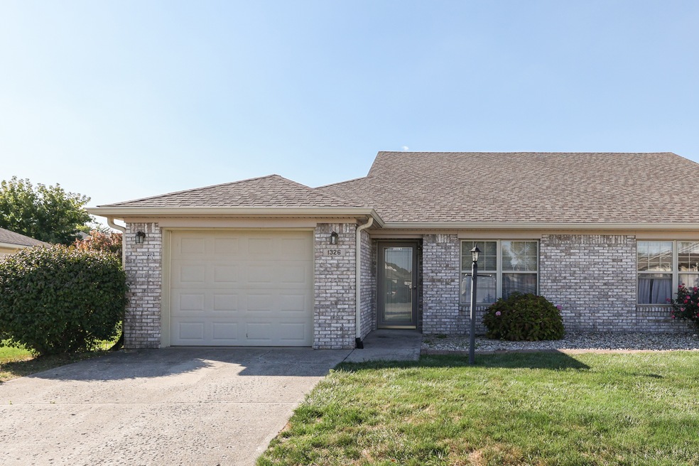 1326 Swan Dr, Franklin, IN 46131 - photo 1