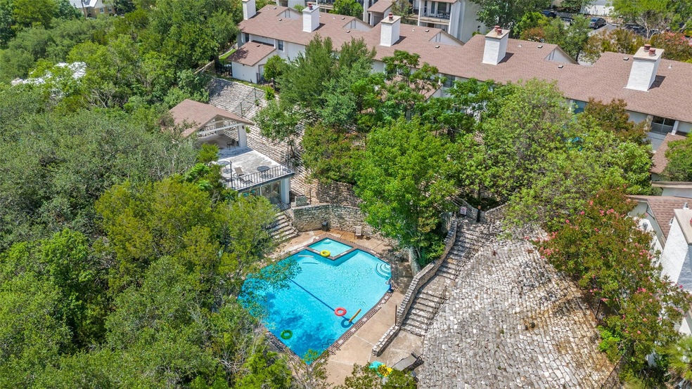 6910 Hart Ln unit 807, Austin, TX 78731 - photo 1