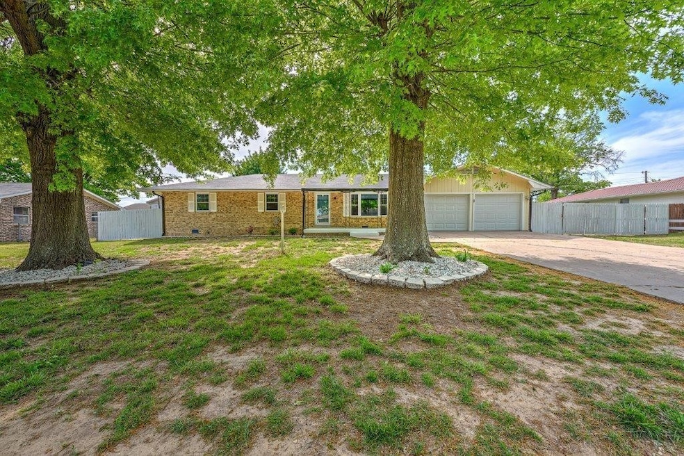 1902 S 16th St, Rogers, AR 72758 - photo 1