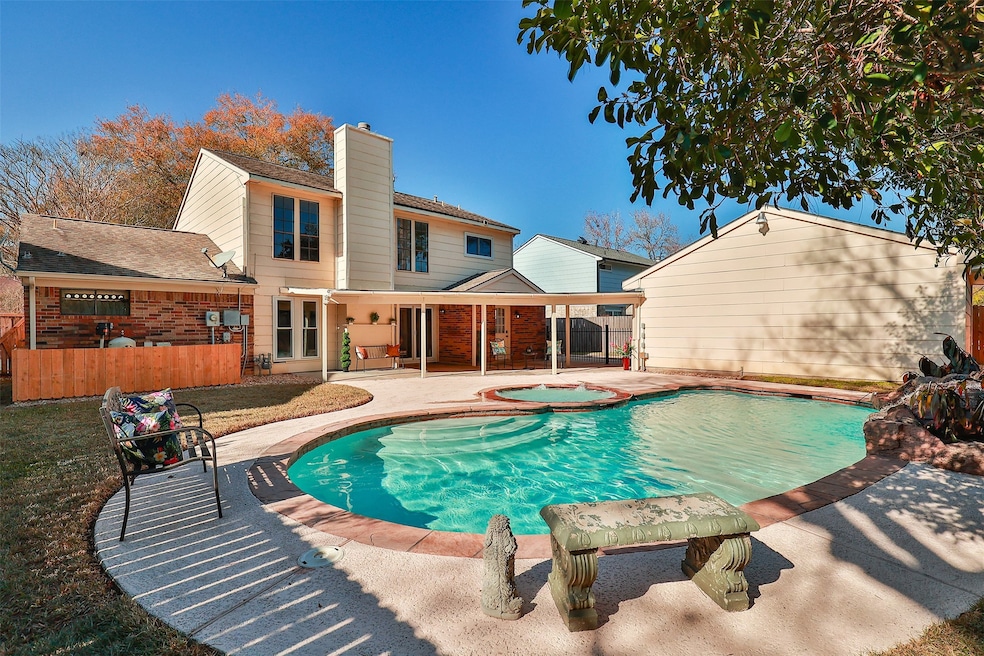 8218 Clover Gardens Dr, Houston, TX 77095 - photo 1