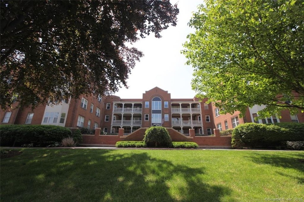 15 Highland St unit 115, West Hartford, CT 06119 - photo 1