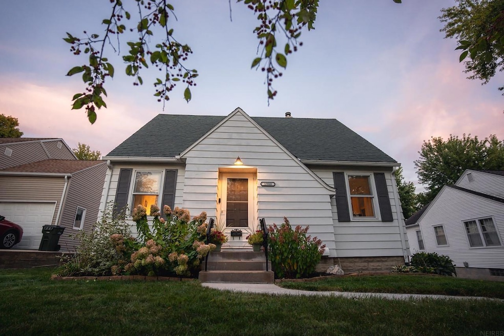 1900 Walnut St, Cedar Falls, IA 50613 - photo 1