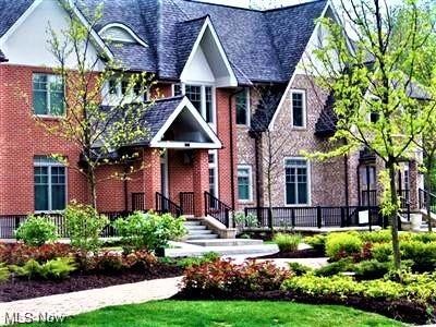 Welcome home to 313 Halstead Ln
