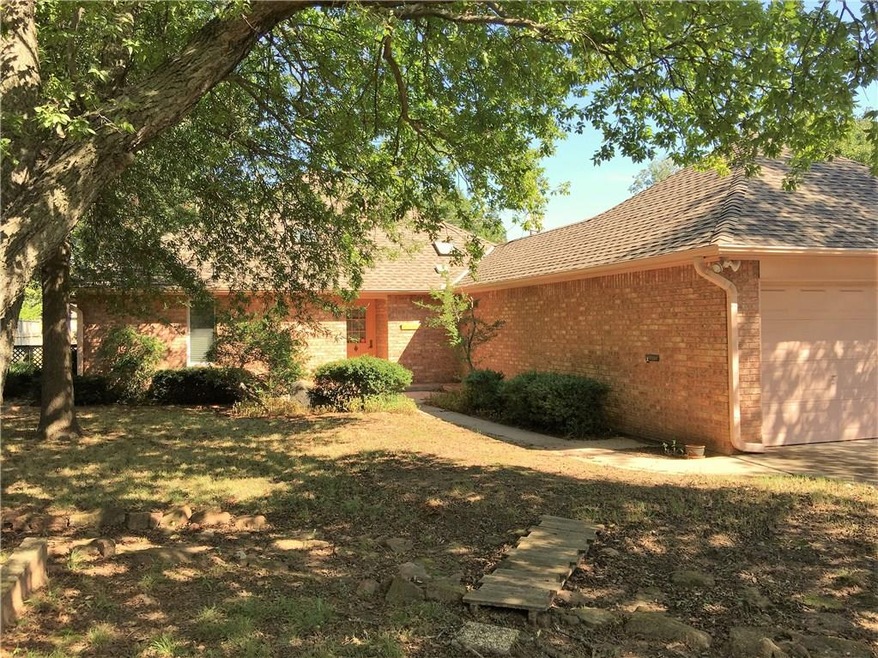 14 E Franklin St, Shawnee, OK 74804 - photo 1