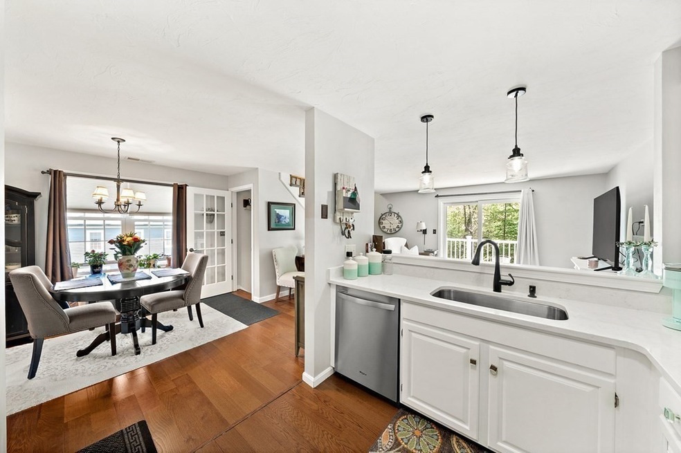 20 Hobart Ln unit 20, Rockland, MA 02370 - photo 1