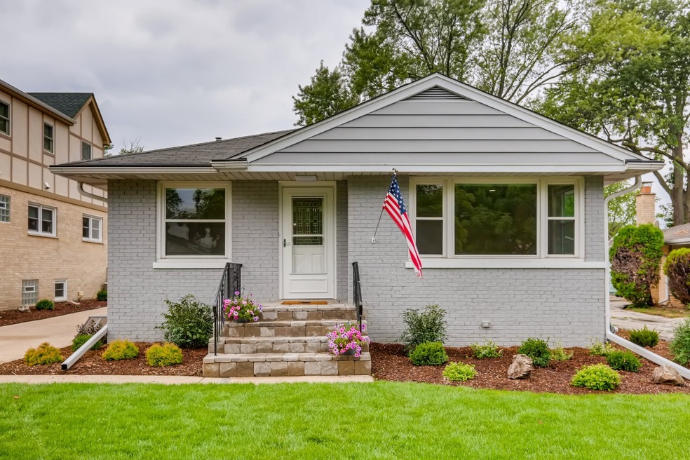 496 N Elm Ave, Elmhurst, IL 60126 - photo 1