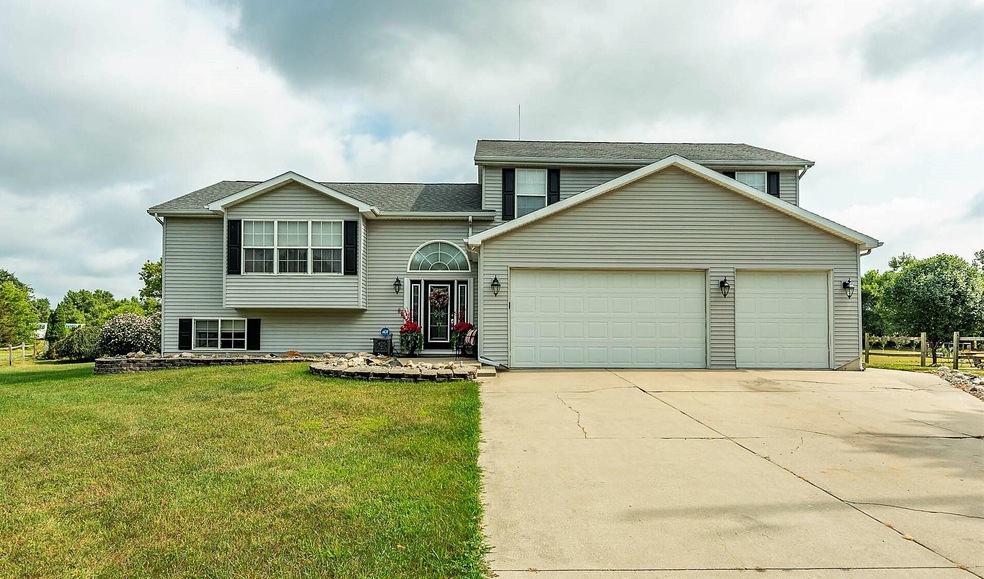 12982 Valley Dr, Wayland, MI 49348 - photo 1