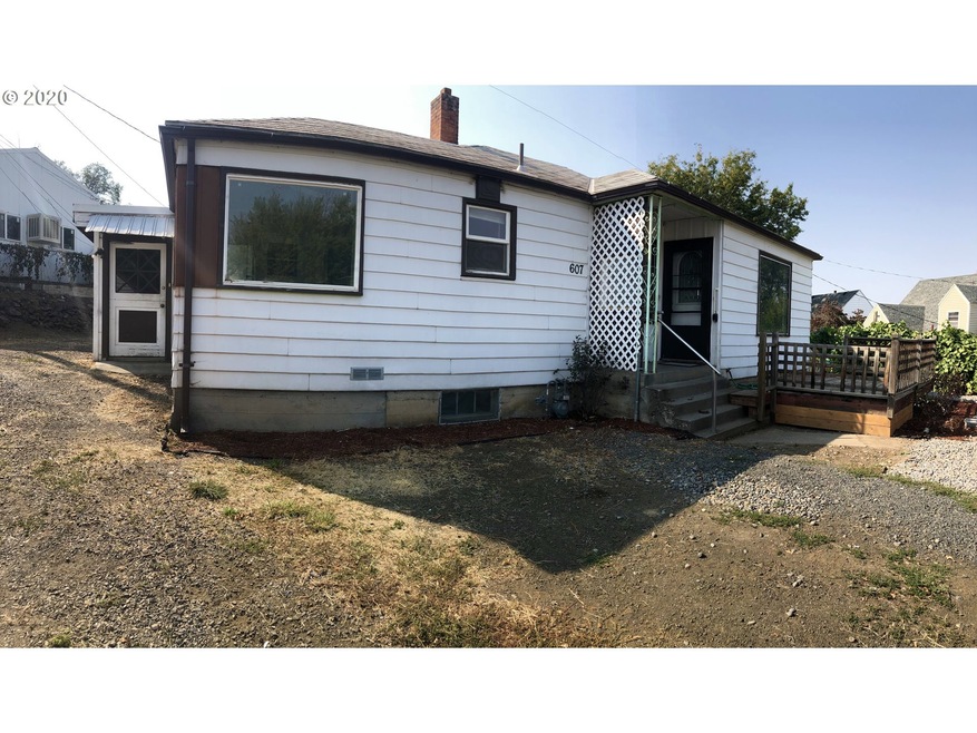 607 SW 10th St, Pendleton, OR 97801 - photo 1