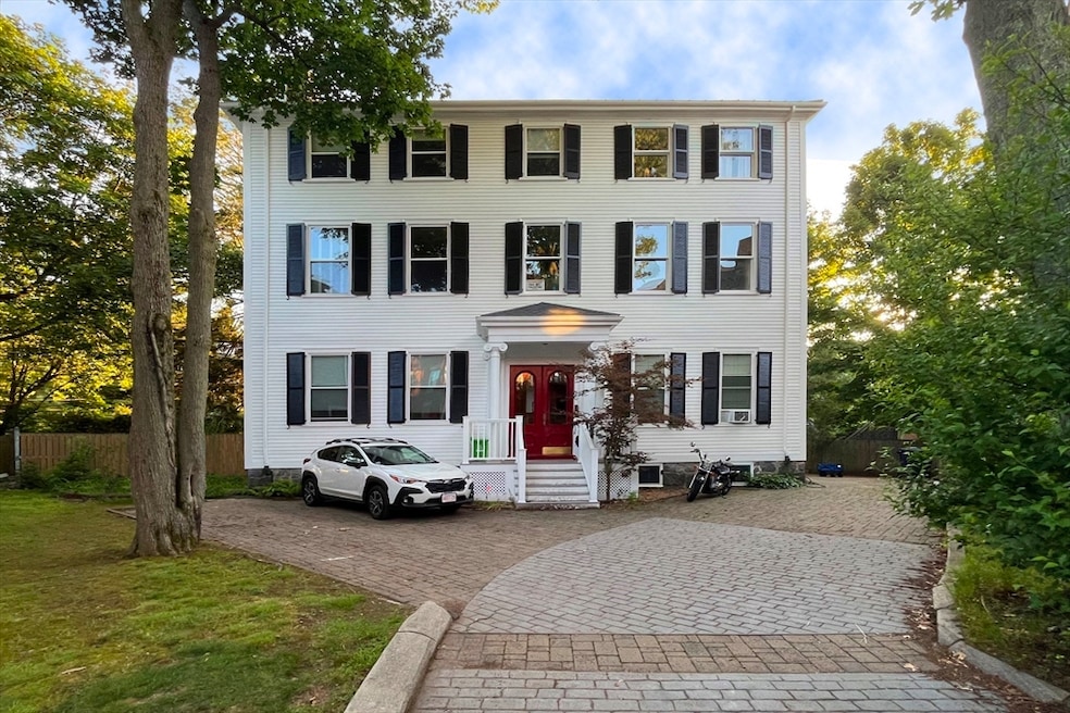 26 Grovenor Rd unit 1, Jamaica Plain, MA 02130 - photo 1