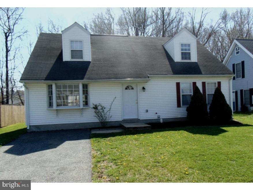 102 Diminish Dr, Newark, DE 19713 - photo 1