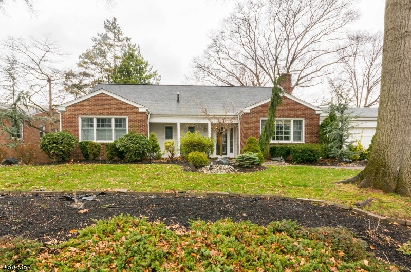 1037 Milton Blvd, Rahway, NJ 07065 - photo 1