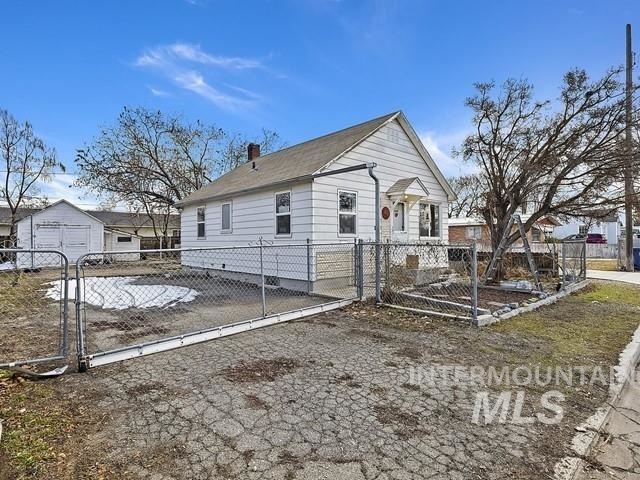 624 S Chestnut St, Nampa, ID 83686 - photo 1