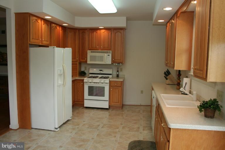 1202 Rosemont Dr, Knoxville, MD 21758 - photo 1