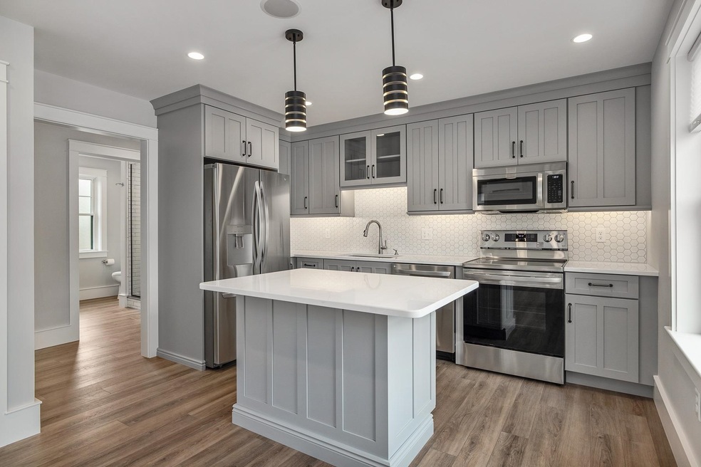 869 Woodbury Ave unit A, Portsmouth, NH 03801 - photo 1