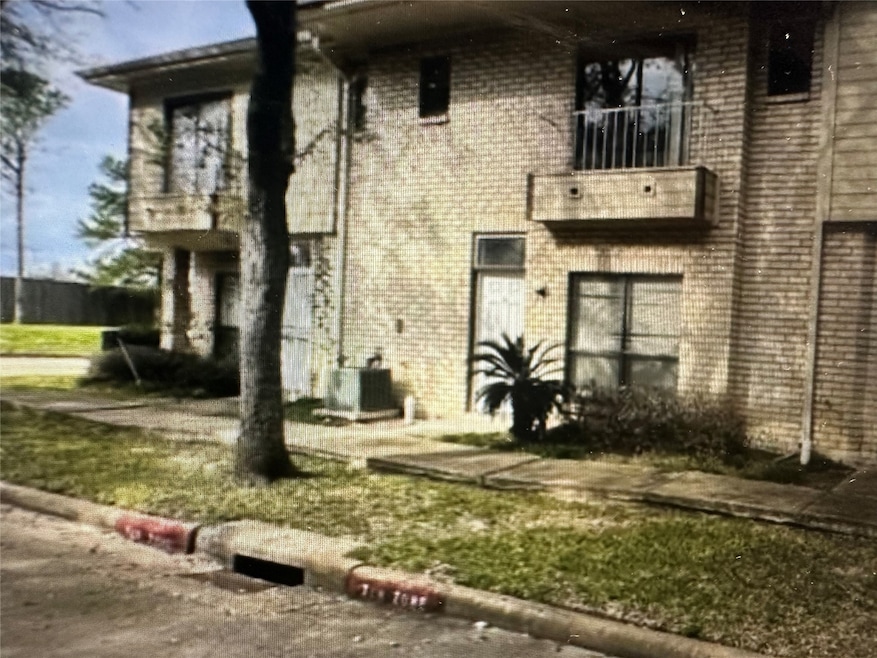13620 Rosewood St unit 11A, Houston, TX 77083 - photo 1