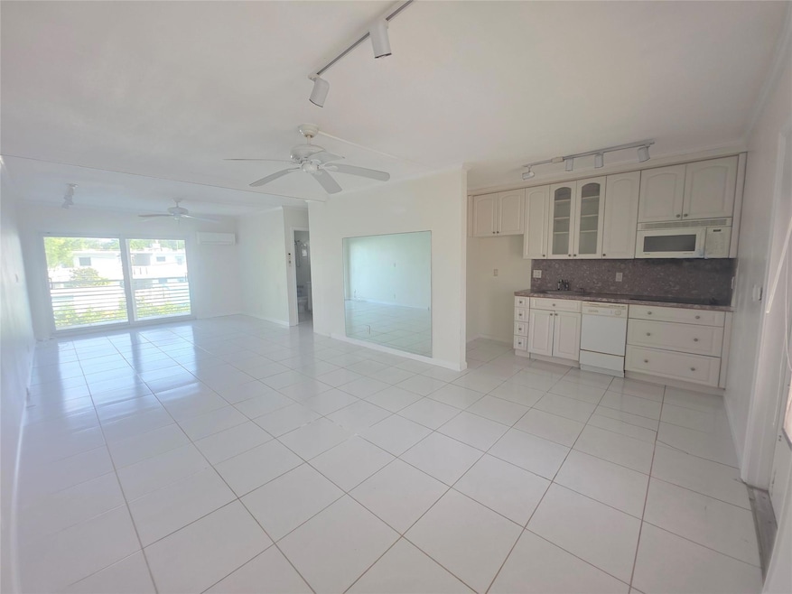 2131 NE 42nd Ct unit 209E, Lighthouse Point, FL 33064 - photo 1