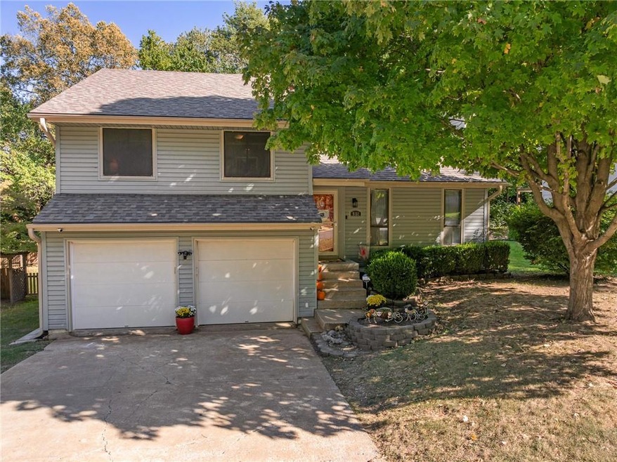 9151 Acuff Ln, Lenexa, KS 66215 - photo 1