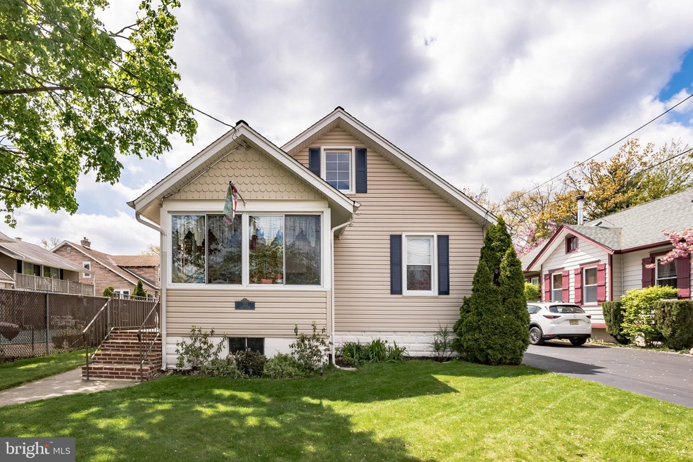 323 Maple Ave, Delanco, NJ 08075 - photo 1