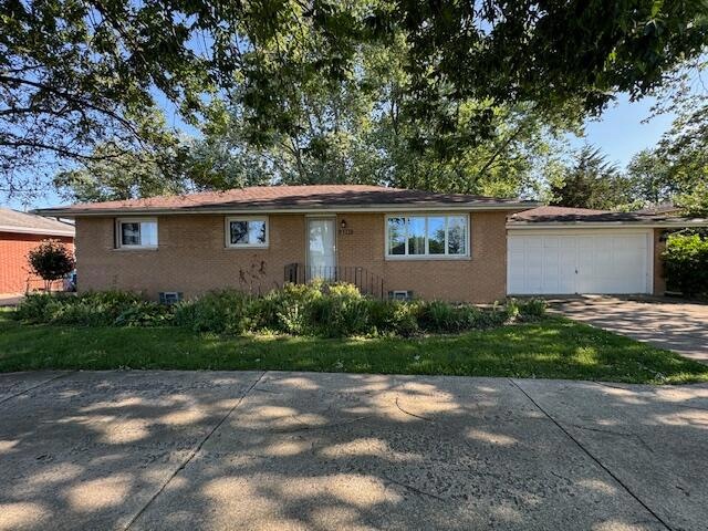 2201 W 93rd Ave, Crown Point, IN 46307 - photo 1