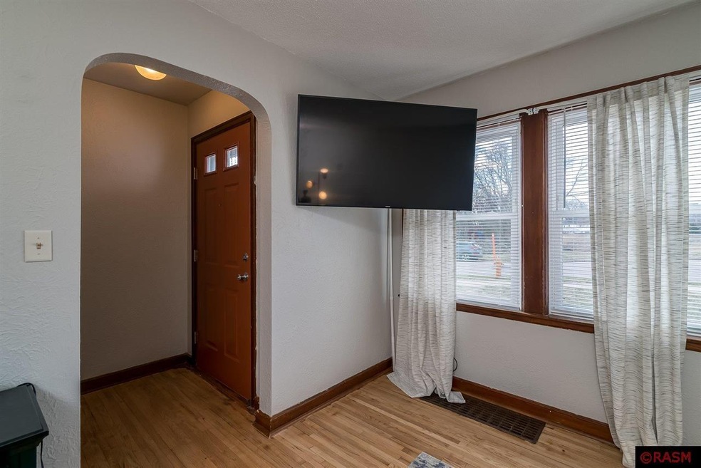 303 Hubbell Ave, Mankato, MN 56001 - photo 1