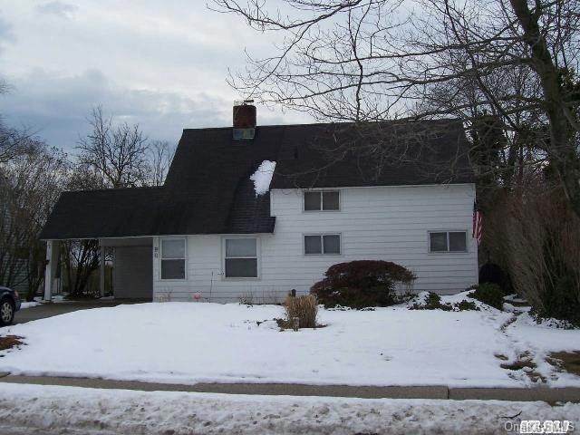 80 Stirrup Ln, Levittown, NY 11756 - photo 1