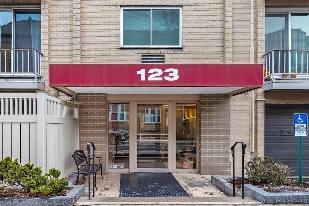 123 Sewall Ave unit 2J, Brookline, MA 02446 - photo 1