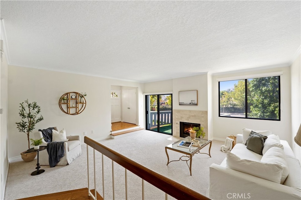 29125 Thousand Oaks Blvd unit D, Agoura Hills, CA 91301 - photo 1