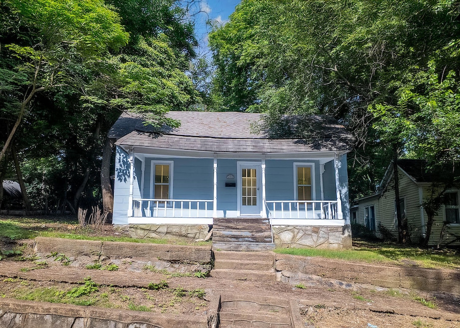 Home in Town in Thayer Missouri