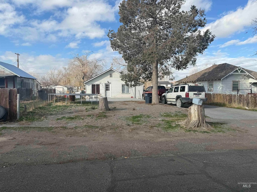 252 Alexander St, Twin Falls, ID 83301 - photo 1