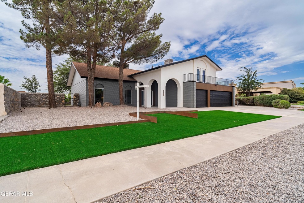 11212 Leo Collins Dr, El Paso, TX 79936 - photo 1