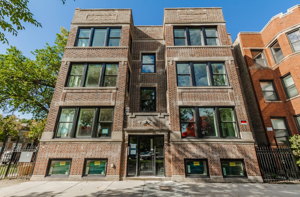3214 W Palmer St unit 2, Chicago, IL 60647 - photo 1